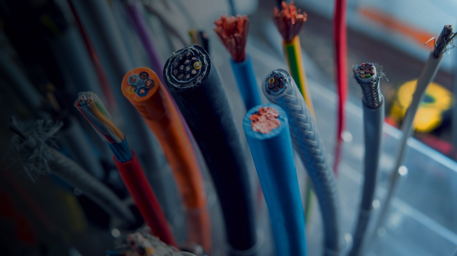 AKDES KABLO ELEKTROMARKET MÜHENDİSLİK LTD. ŞTİ.: Otomasyon, Elektrik, Elektronik ve Biyoteknoloji Çözümlerinde Güvenilir Ortağınız 4 AKDES KABLO ELEKTROMARKET MÜHENDİSLİK LTD. ŞTİ.