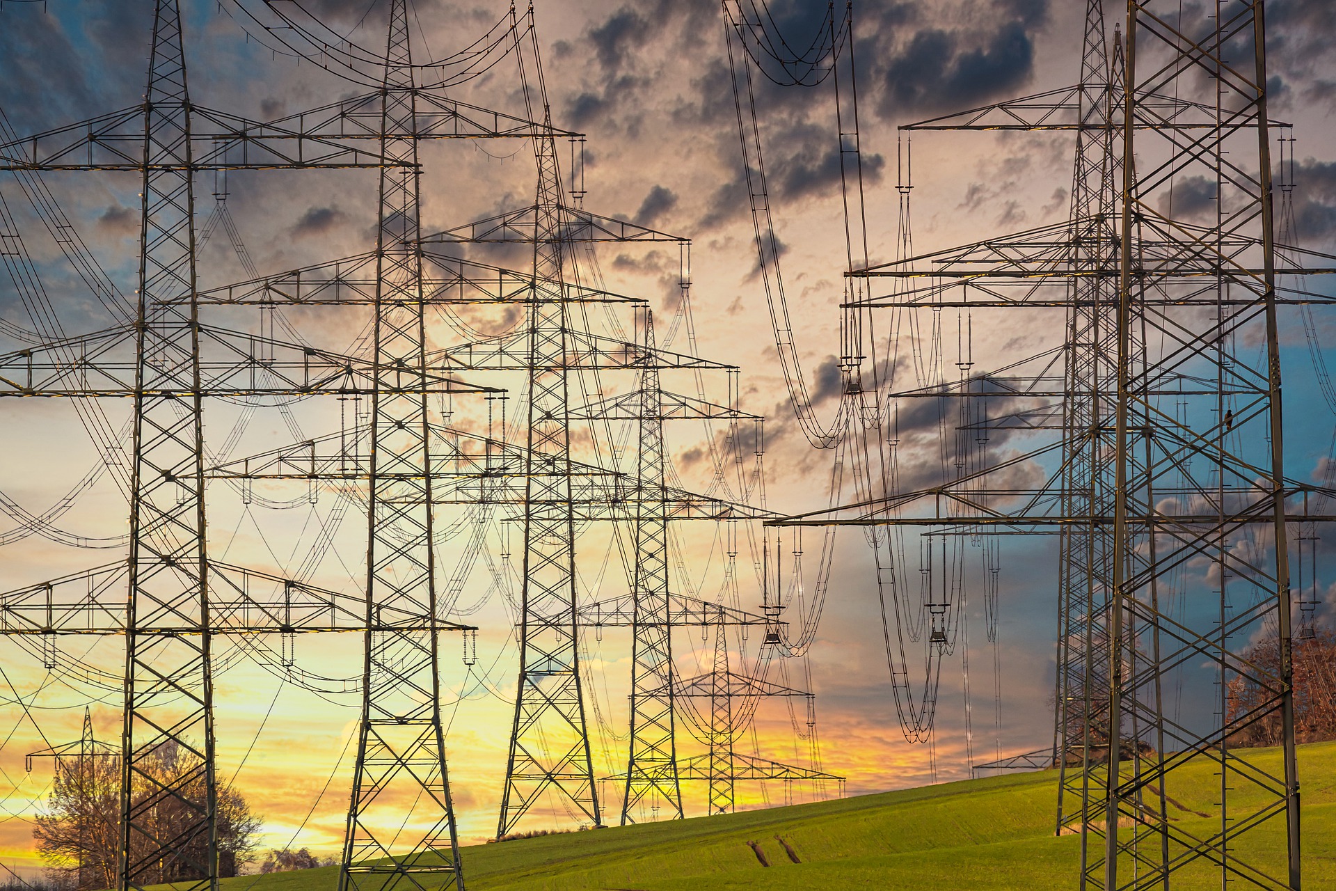 IEA: Küresel elektrik talebi hızla artıyor, şebeke yatırımları yetersiz kalıyor